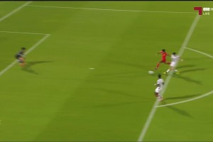 中国U16男足险些丢球！巴林U17反击单刀打门击中立柱！