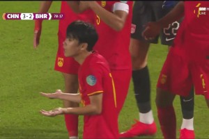 彭显宸送点+两黄变一红离场！U16男足3-3遭巴林U17扳平