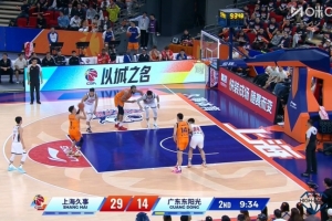 变阵！落后两位数的广东 次节祭出全华班班底