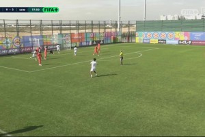 扳回一城！沙特U15球员禁区打近角破门，中国U15男足2-1
